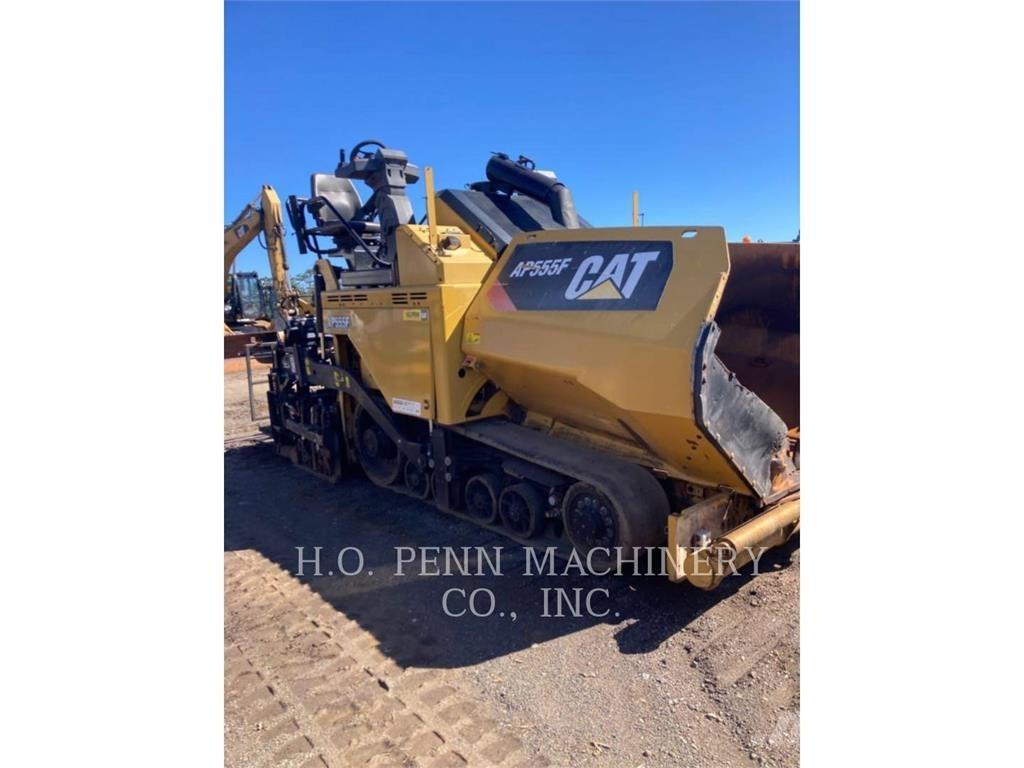 CAT AP555F Finišery