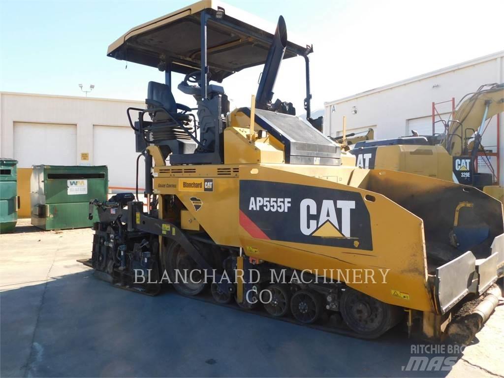 CAT AP555F Finišery