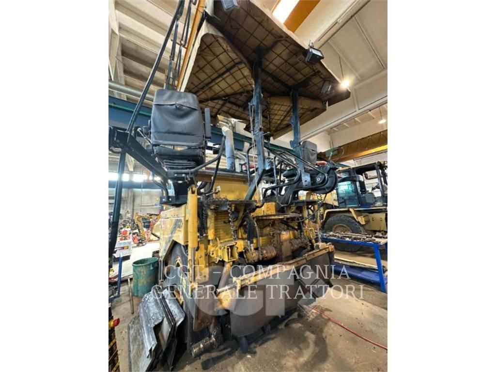 CAT AP600D Finišery