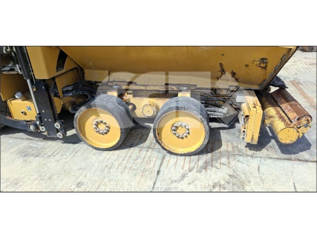 CAT AP600F Finišery