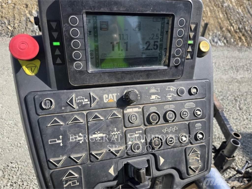 CAT AP655F Finišery
