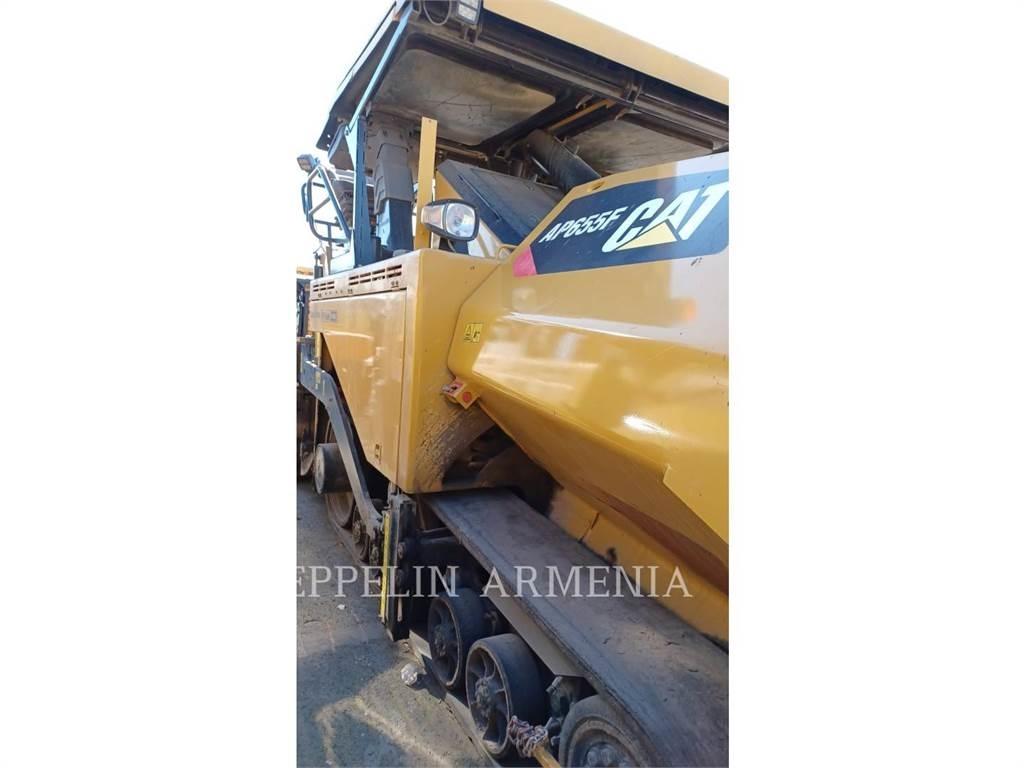CAT AP655FLRC Finišery