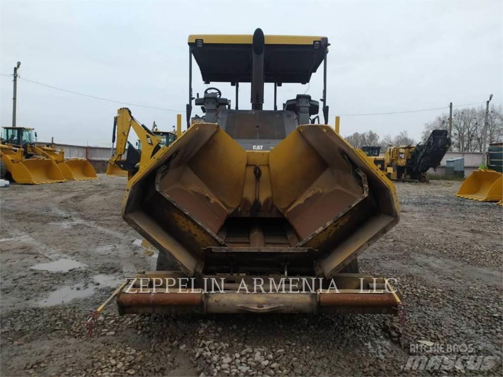 CAT AP655FLRC Finišery