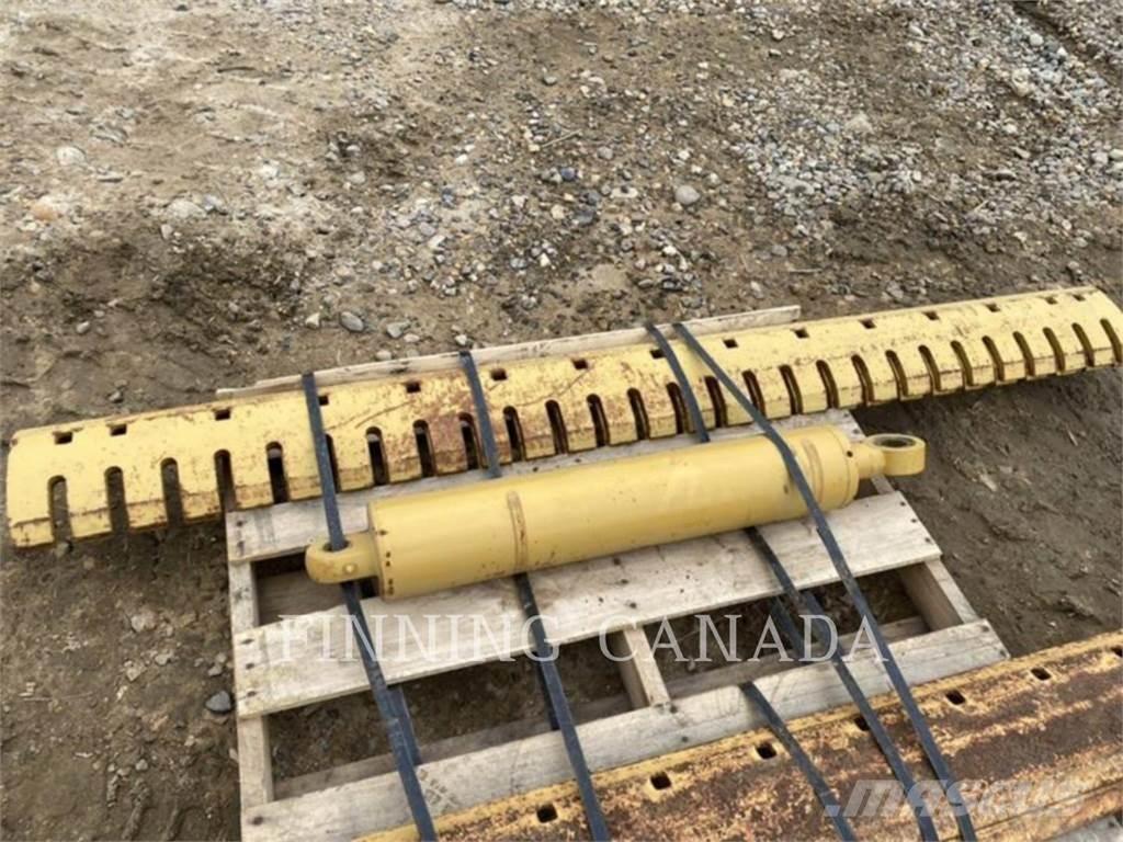 CAT ATTACHMENTS 14M Sněhové frézy