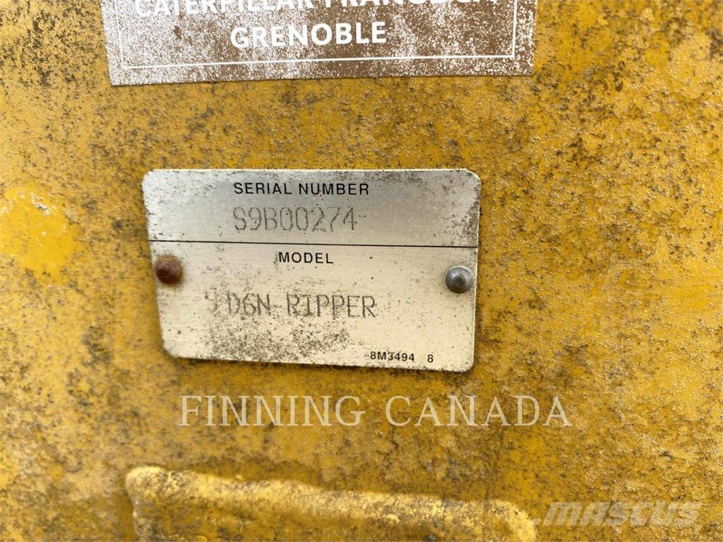 CAT ATTACHMENTS D6N Půdní rozrušovače