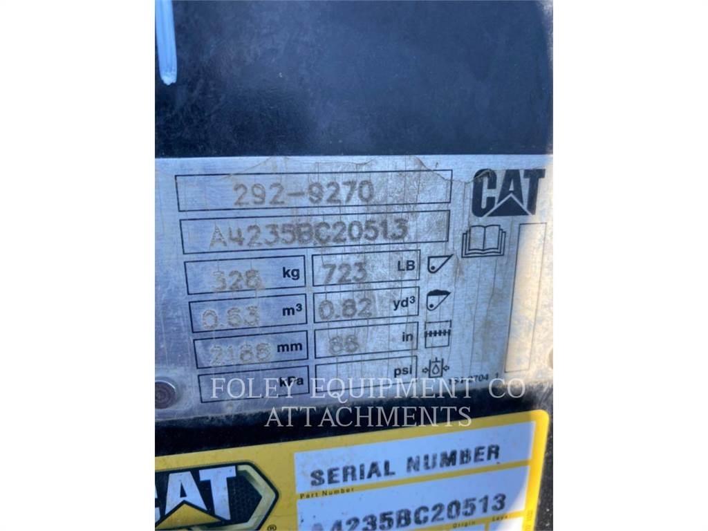 CAT BKSSLGP86S Smykem řízené nakladače