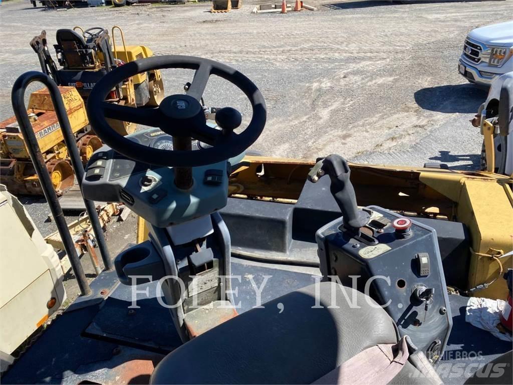 CAT CB-534D Tandemové válce