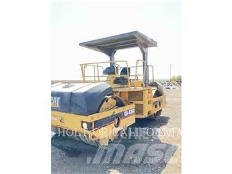 CAT CB-634C Tandemové válce