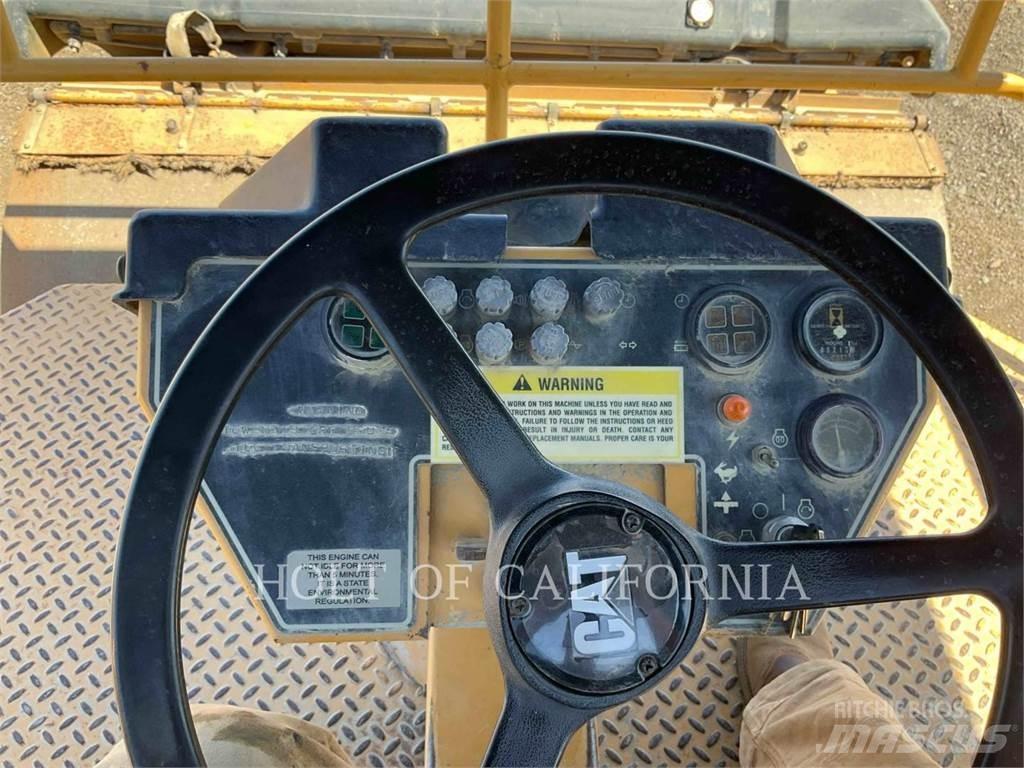 CAT CB-634C Tandemové válce