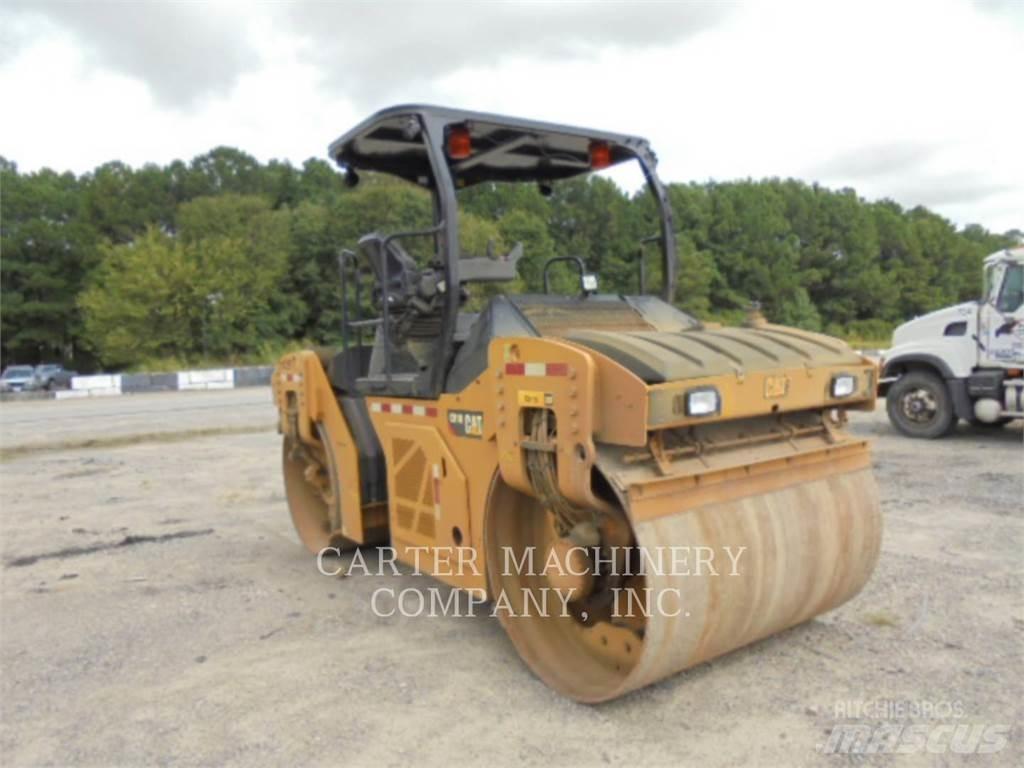 CAT CB10 Půdní kompaktory