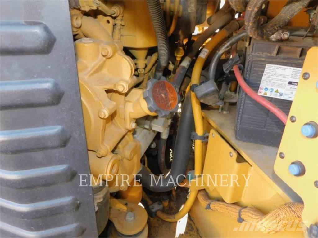 CAT CB10 Tandemové válce