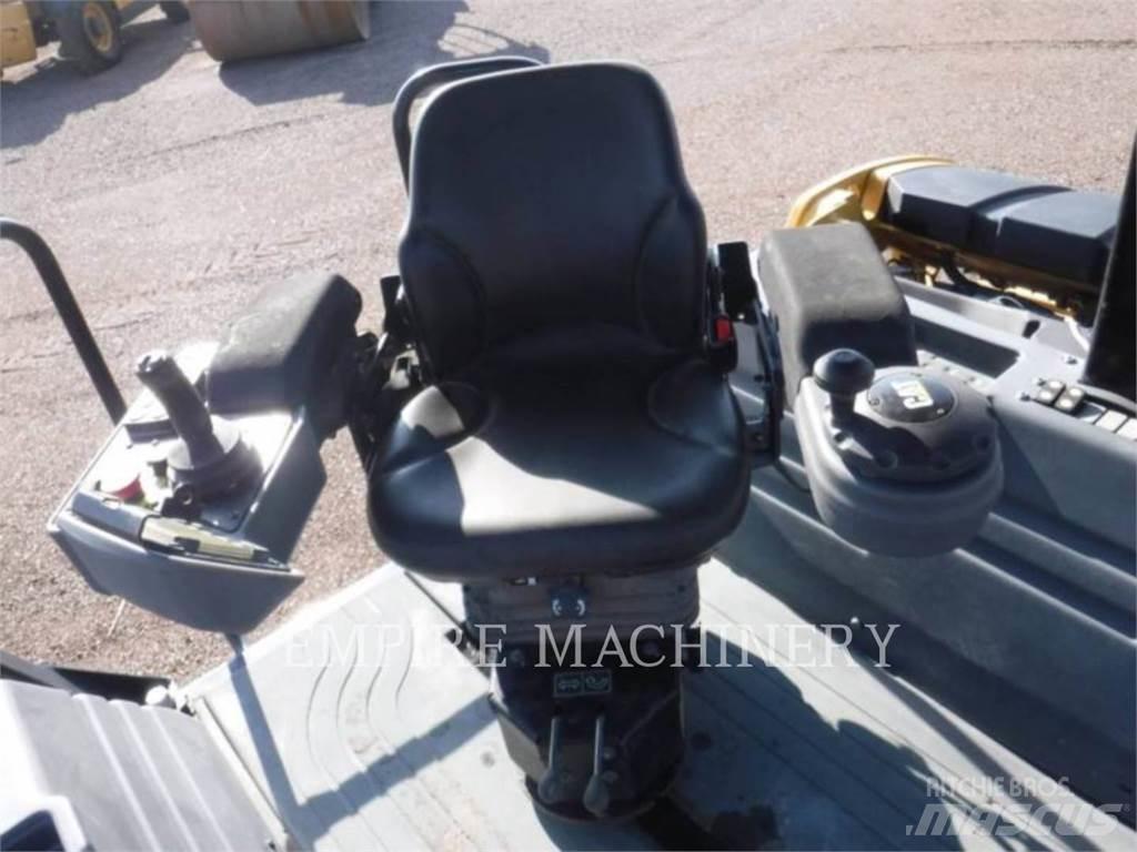 CAT CB13 Tandemové válce