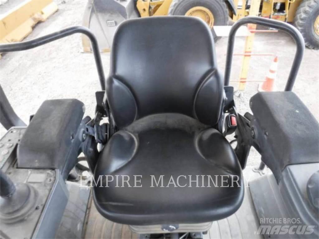CAT CB13 Tandemové válce