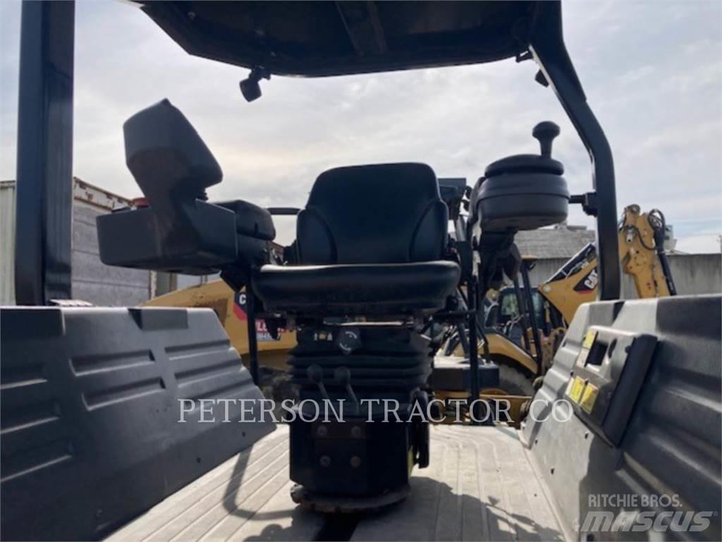 CAT CB13 Tandemové válce