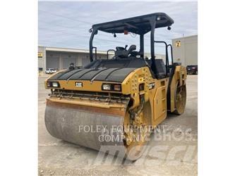 CAT CB13-01 Půdní kompaktory