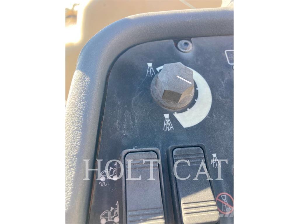 CAT CB14B Tandemové válce