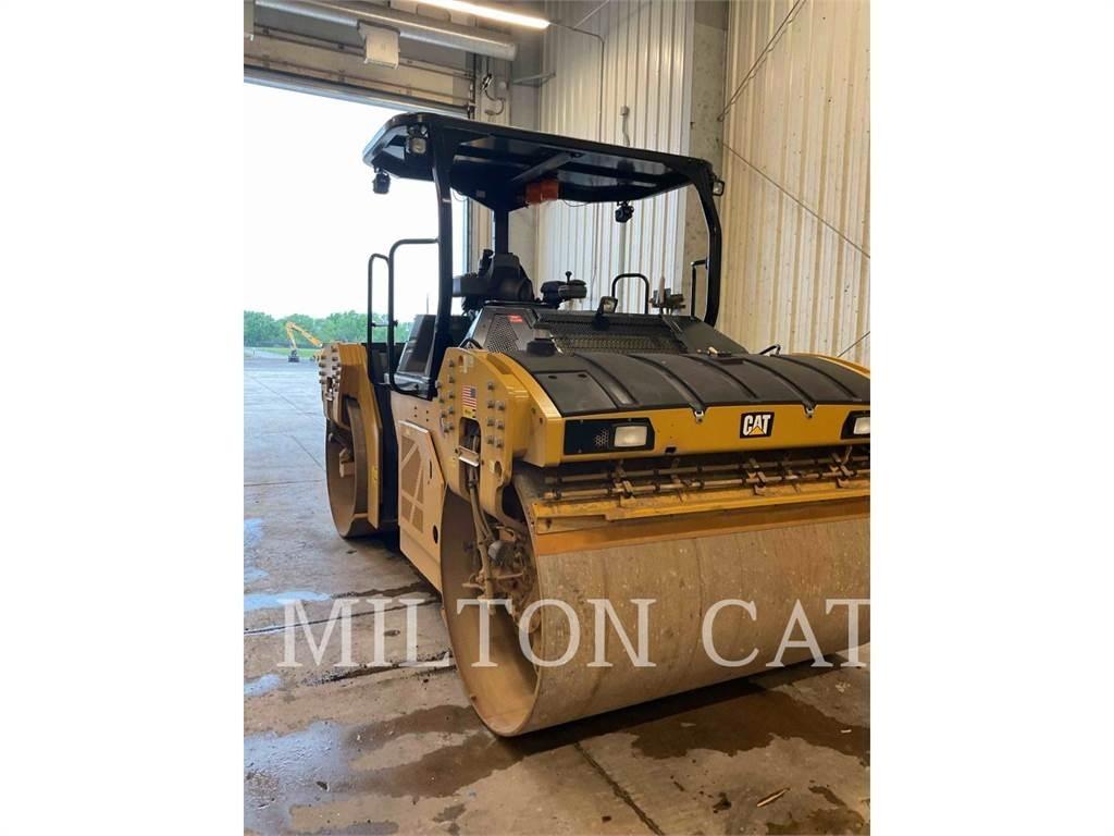 CAT CB15 Tandemové válce