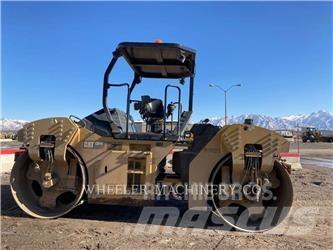 CAT CB15 Tandemové válce