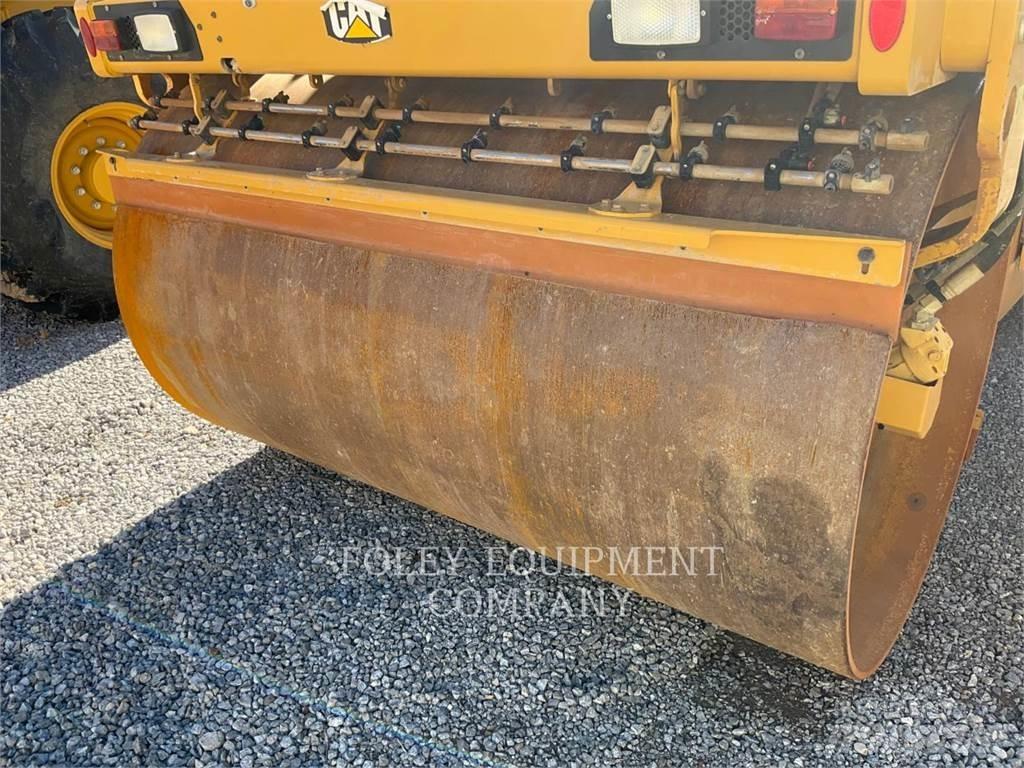 CAT CB15-01 Půdní kompaktory