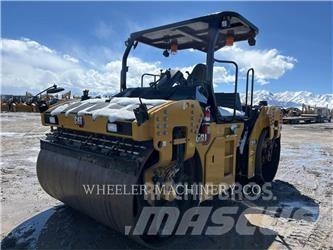 CAT CB15 CW VV Tandemové válce