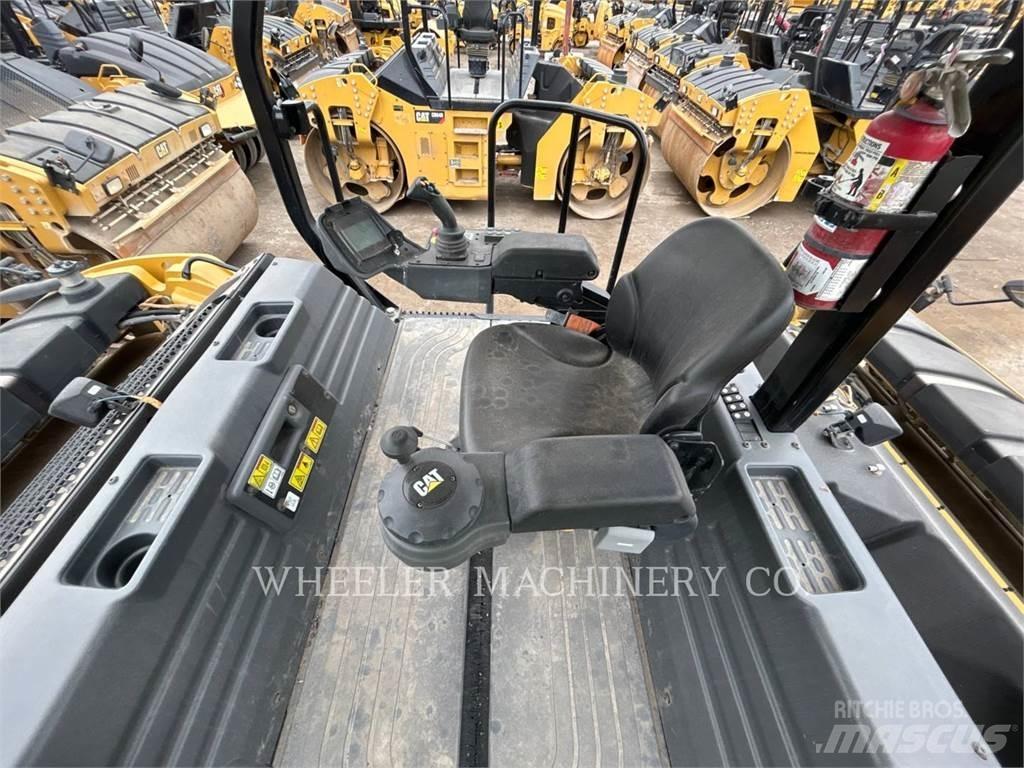 CAT CB15 CW VV Tandemové válce