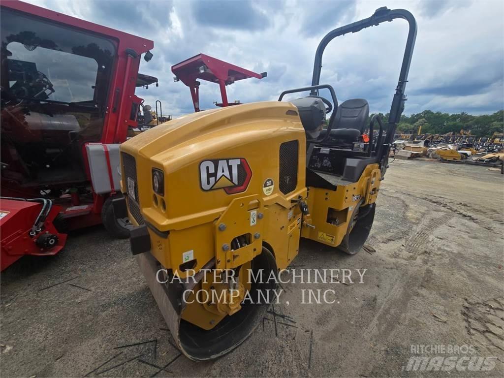 CAT CB2.5 Půdní kompaktory