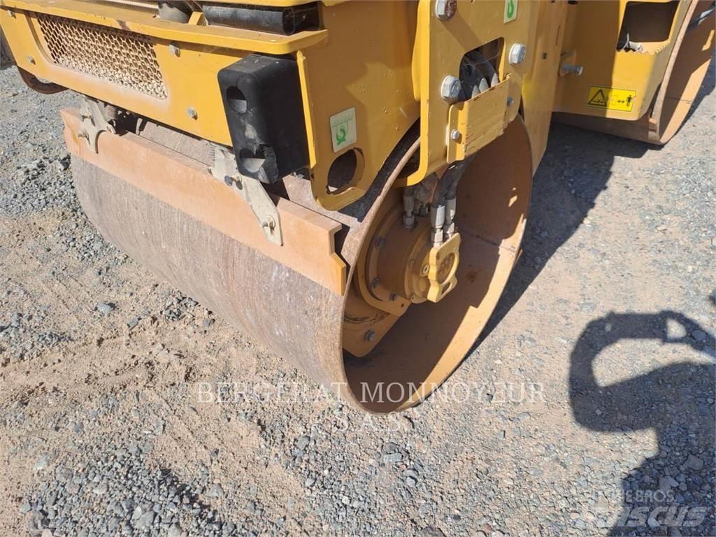 CAT CB2.5 Půdní kompaktory