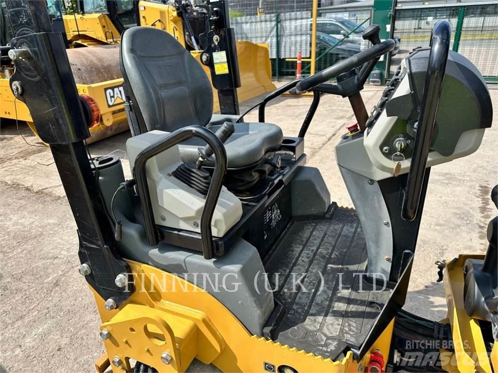 CAT CB2.7 Půdní kompaktory