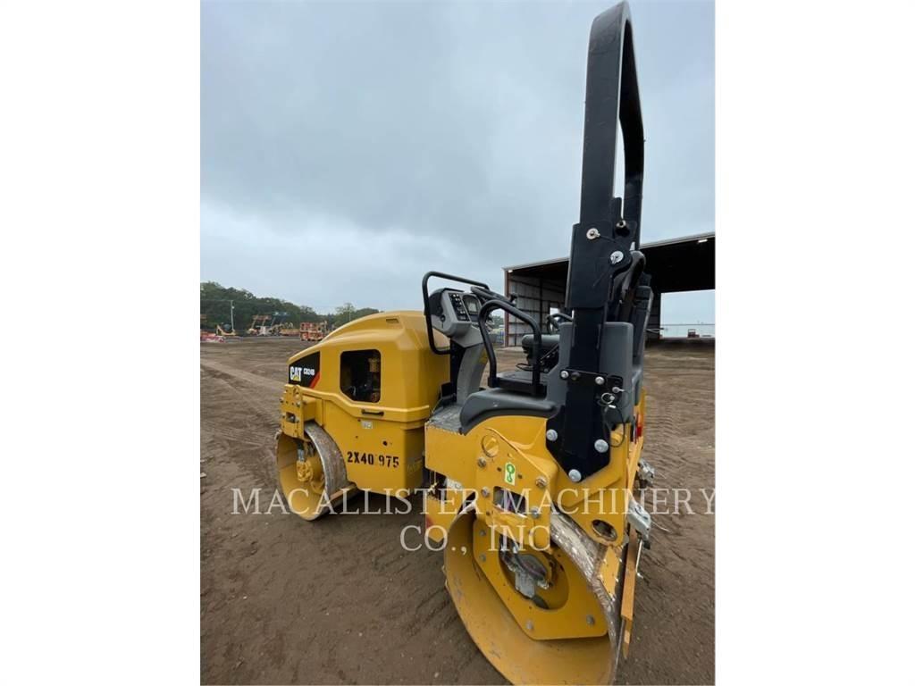 CAT CB24B Tandemové válce