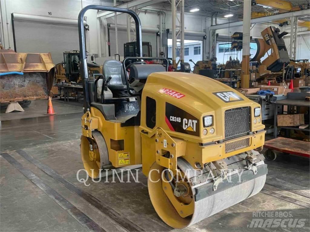 CAT CB24B Tandemové válce