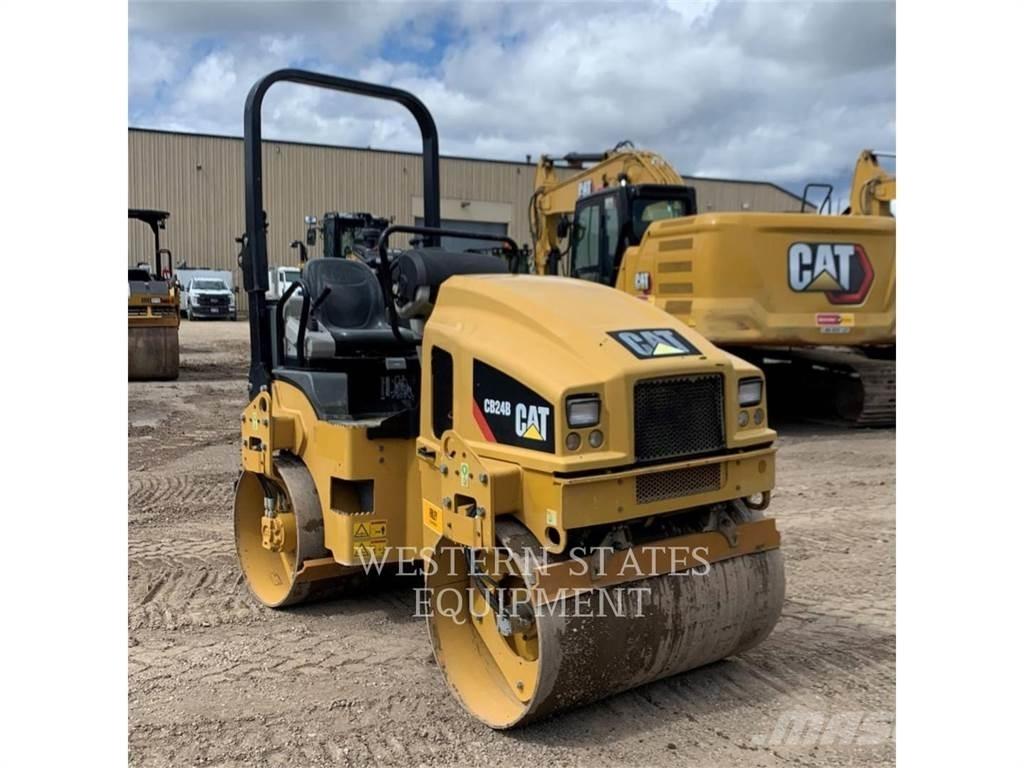 CAT CB24B Tandemové válce