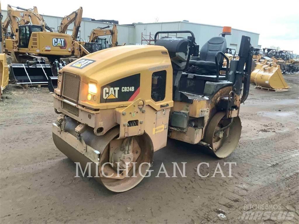 CAT CB24B Tandemové válce