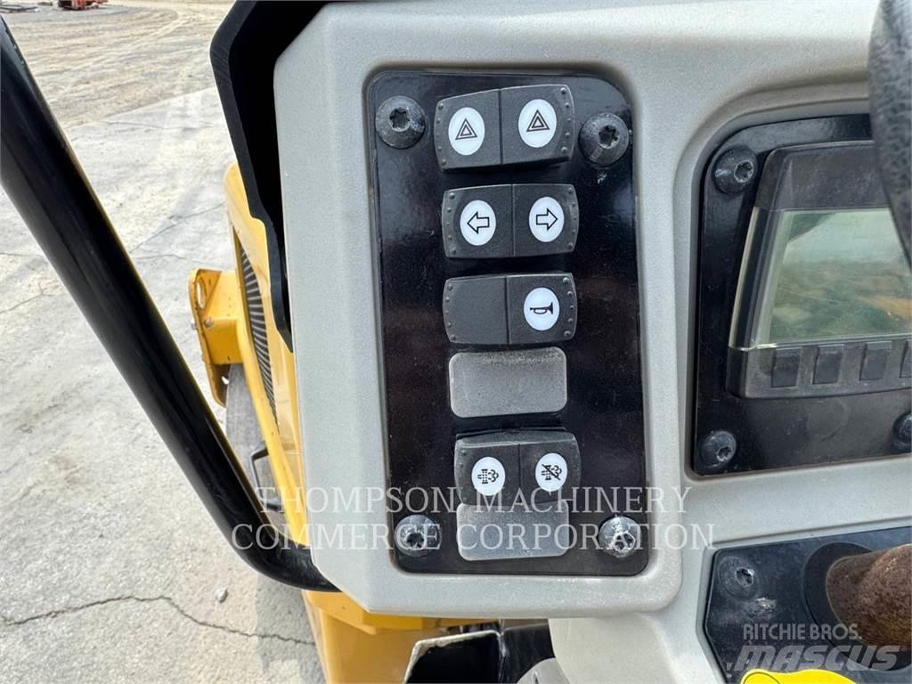 CAT CB24B Tandemové válce