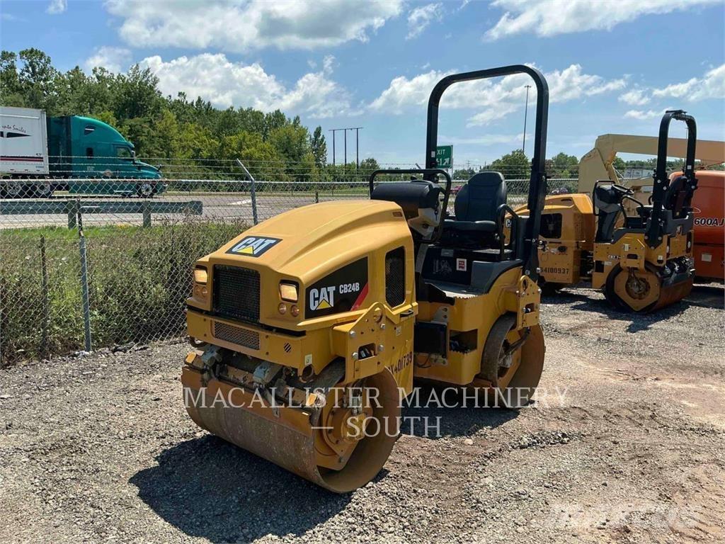 CAT CB24B Tandemové válce
