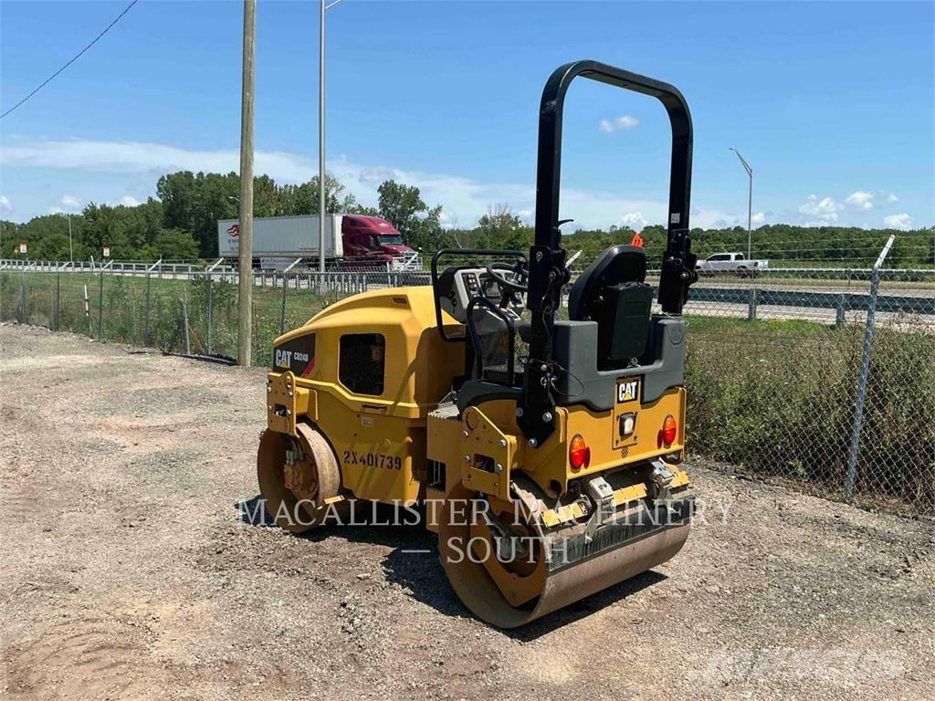 CAT CB24B Tandemové válce