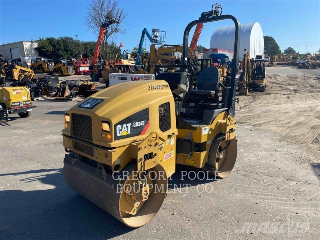 CAT CB24B Tandemové válce
