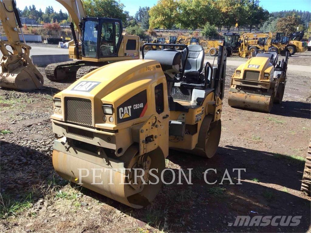 CAT CB24B Tandemové válce