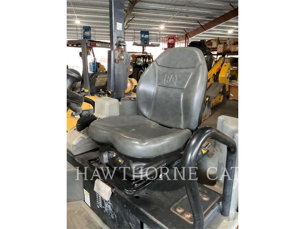 CAT CB24B Tandemové válce