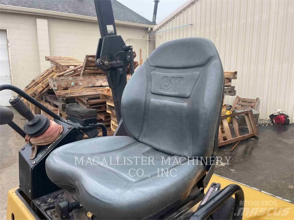 CAT CB34 Tandemové válce