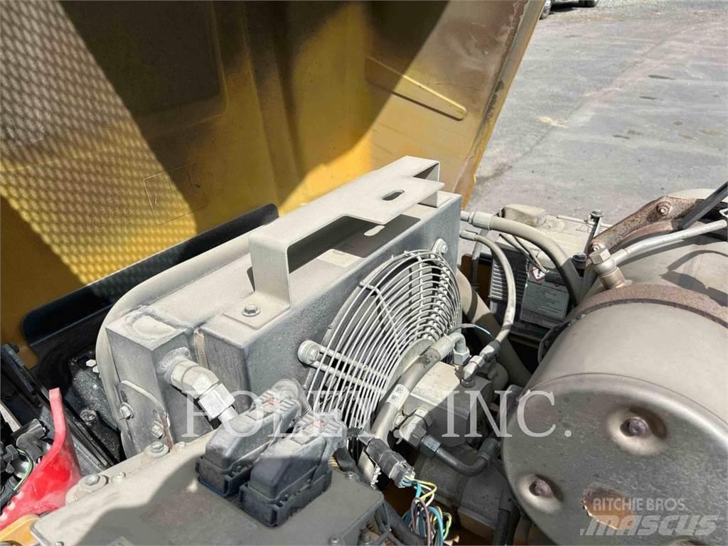 CAT CB34B Tandemové válce