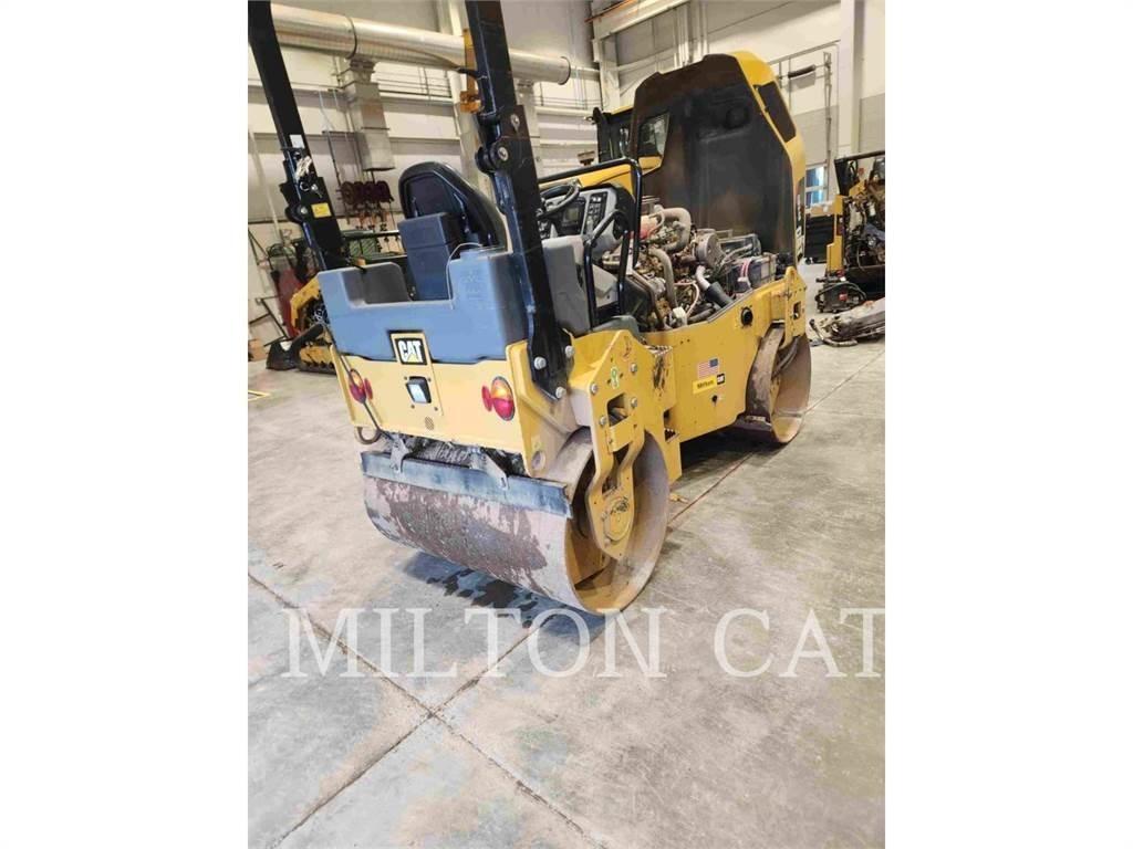 CAT CB34B Tandemové válce