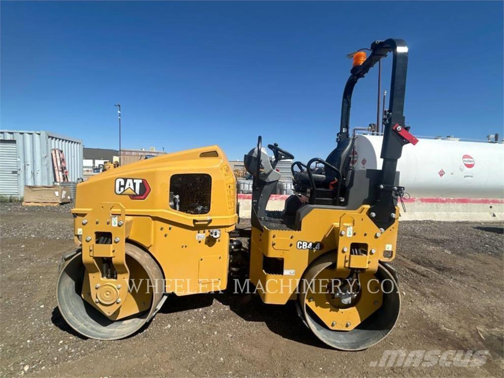 CAT CB4.4 Tandemové válce