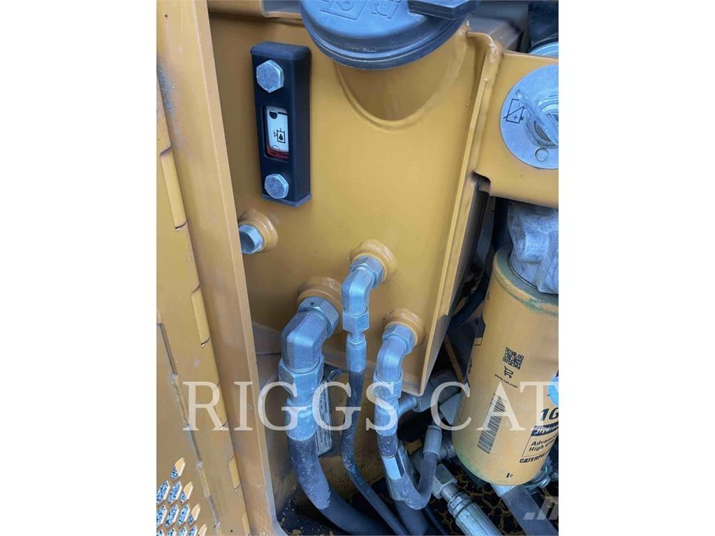 CAT CB44B Tandemové válce