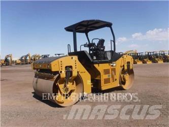 CAT CB54B Tandemové válce