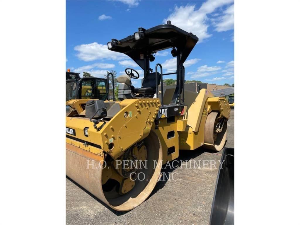CAT CB64 Tandemové válce