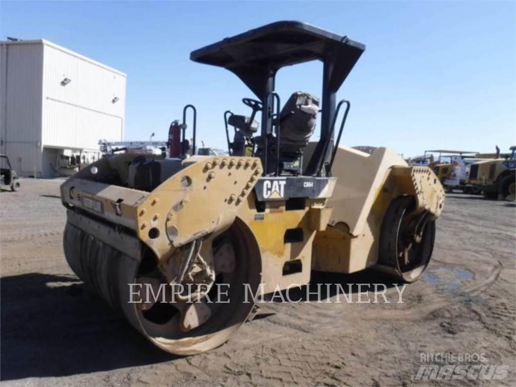 CAT CB64 Tandemové válce