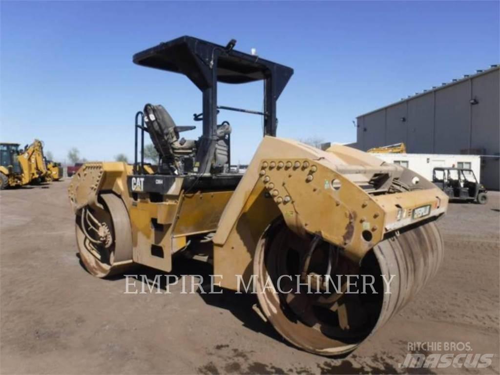 CAT CB64 Tandemové válce