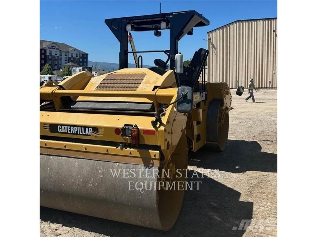 CAT CB64 Tandemové válce