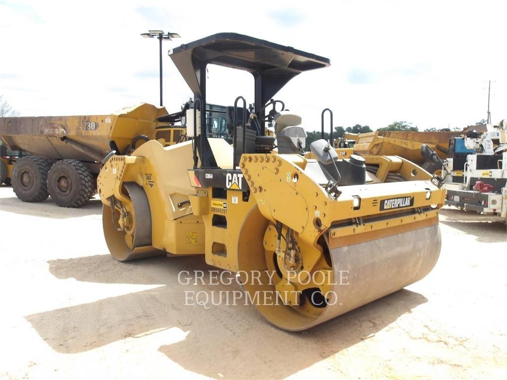 CAT CB64 Tandemové válce
