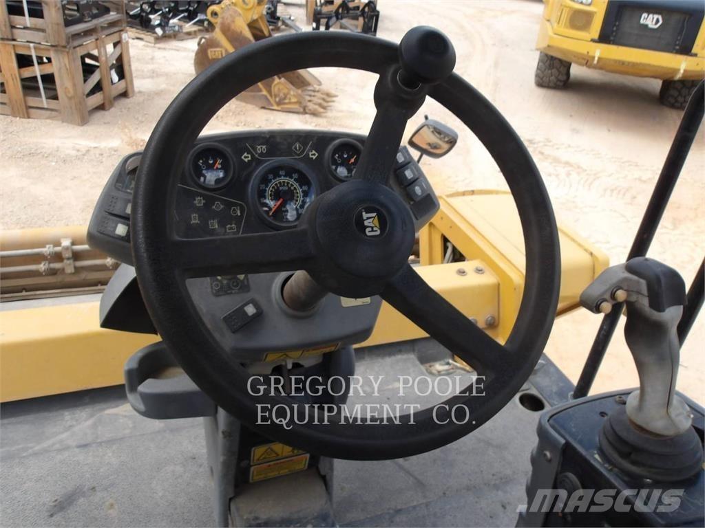 CAT CB64 Tandemové válce